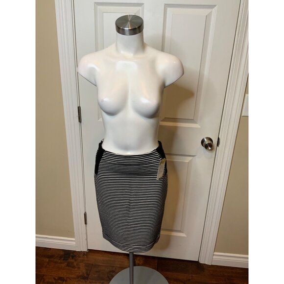 BCBG Max Azria Black & White Striped Straight Pencil Skirt, Size XS - Picture 1 of 6